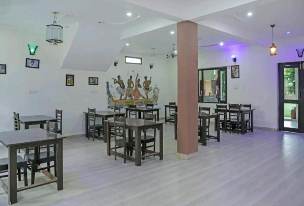 Hotel Ramayana Khajuraho Ngoại thất bức ảnh